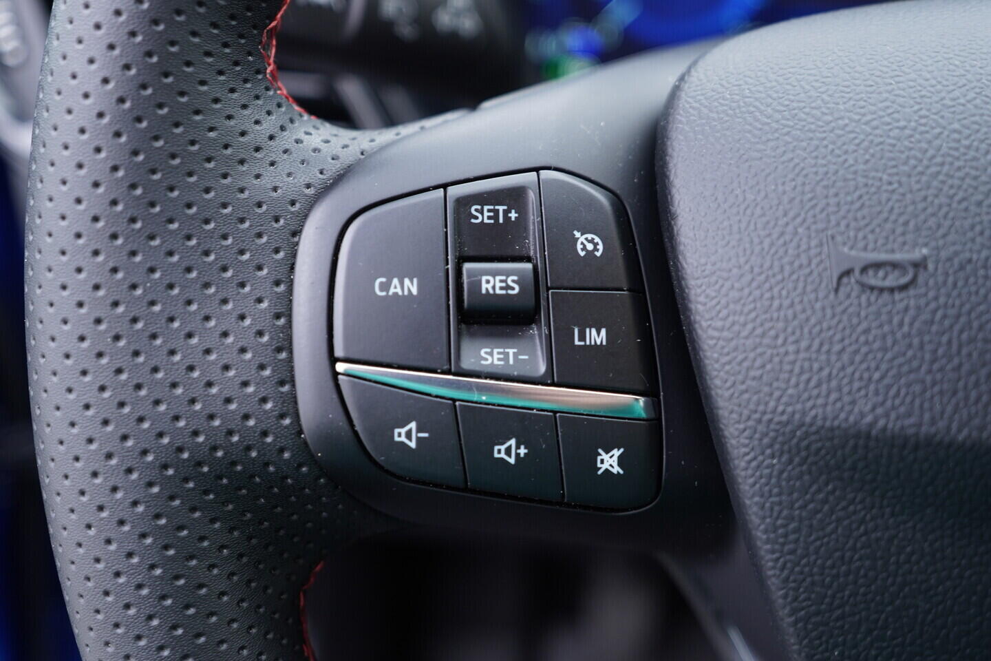 OV190V10719_25.webp_PUMA ST-Line 1.0 EcoBoost 91 kW manuál