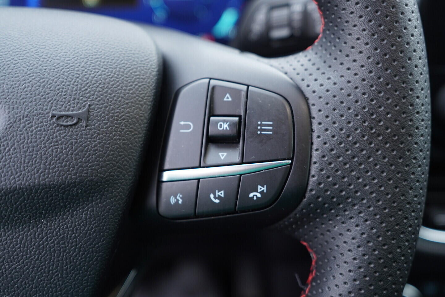 OV190V10719_26.webp_PUMA ST-Line 1.0 EcoBoost 91 kW manuál