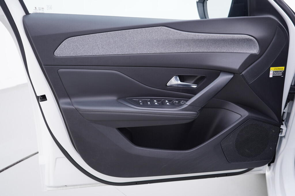 OV190V10722_19.webp_308 ALLURE PACK 1.5  96 kW manuál