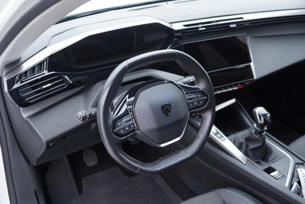 OV190V10722_21.webp_308 ALLURE PACK 1.5  96 kW manuál