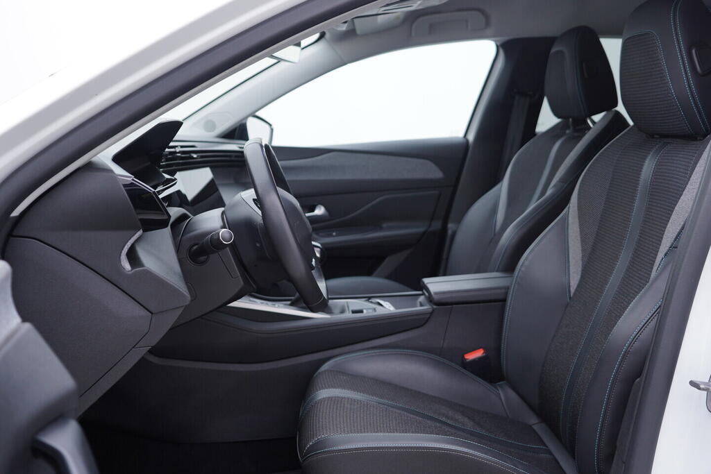 OV190V10722_22.webp_308 ALLURE PACK 1.5  96 kW manuál