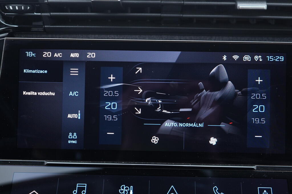 OV190V10722_30.webp_308 ALLURE PACK 1.5  96 kW manuál