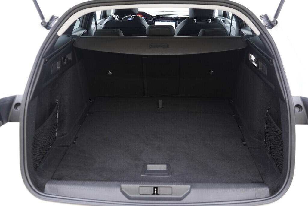 OV190V10722_37.webp_308 ALLURE PACK 1.5  96 kW manuál