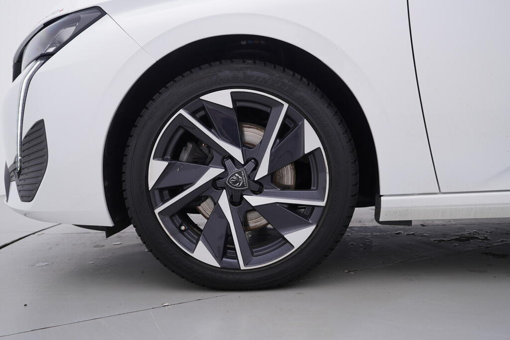 OV190V10722_40.webp_308 ALLURE PACK 1.5  96 kW manuál