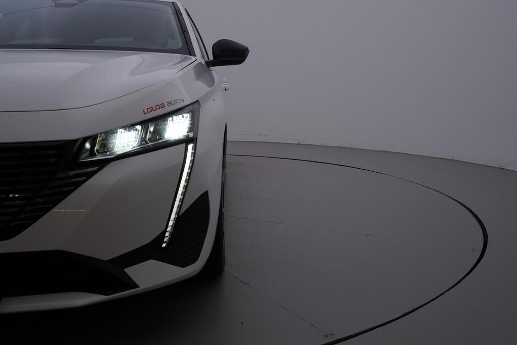 OV190V10722_43.webp_308 ALLURE PACK 1.5  96 kW manuál