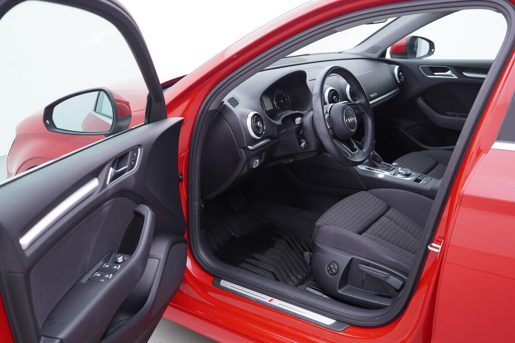 OV190V10724_18.webp_A3 S-line 2.0 TDI 110 kW automat