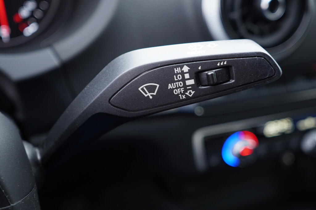 OV190V10724_25.webp_A3 S-line 2.0 TDI 110 kW automat