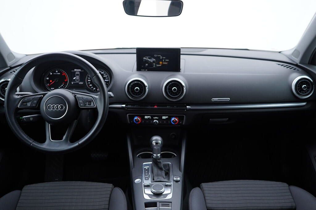 OV190V10724_26.webp_A3 S-line 2.0 TDI 110 kW automat