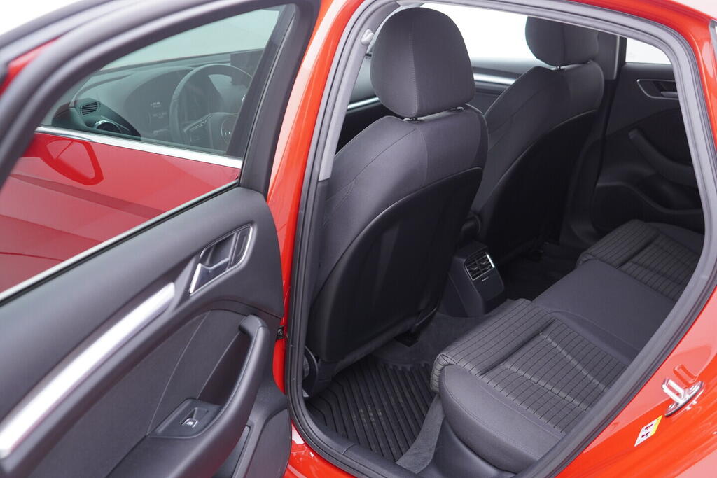 OV190V10724_34.webp_A3 S-line 2.0 TDI 110 kW automat