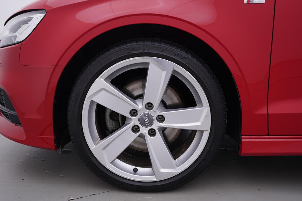 OV190V10724_38.webp_A3 S-line 2.0 TDI 110 kW automat