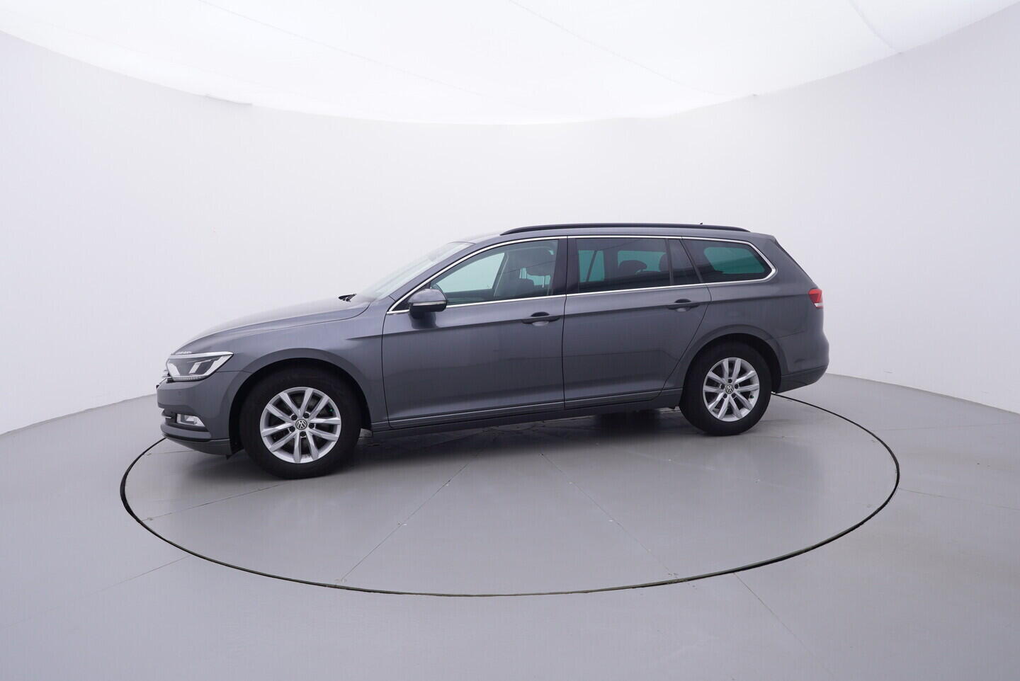 OV190V10728_11.webp_PASSAT Comfortline 2.0 TDI 110 kW automat