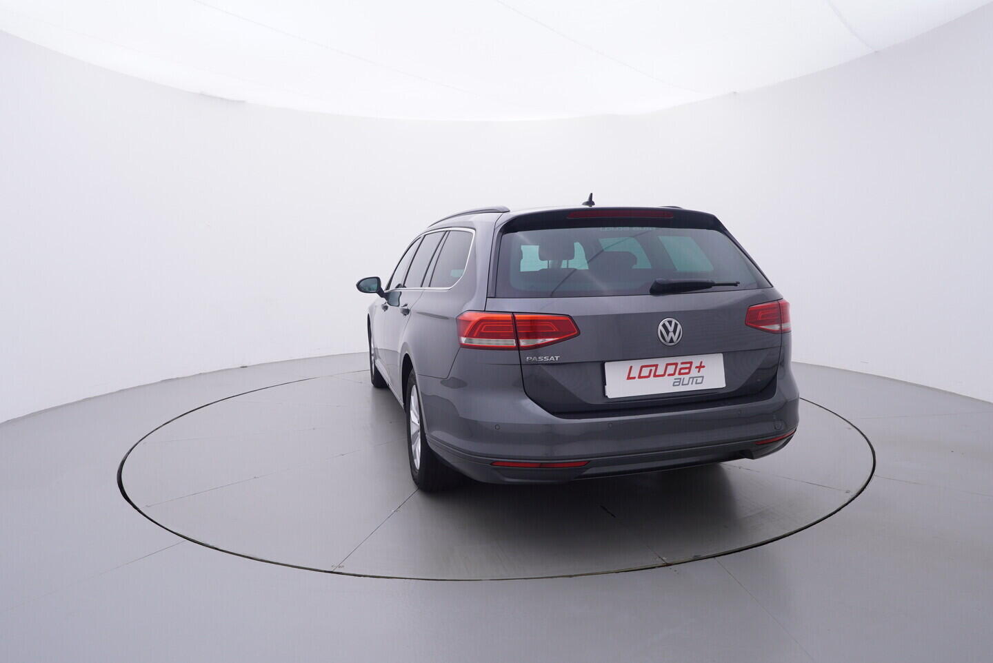 OV190V10728_13.webp_PASSAT Comfortline 2.0 TDI 110 kW automat