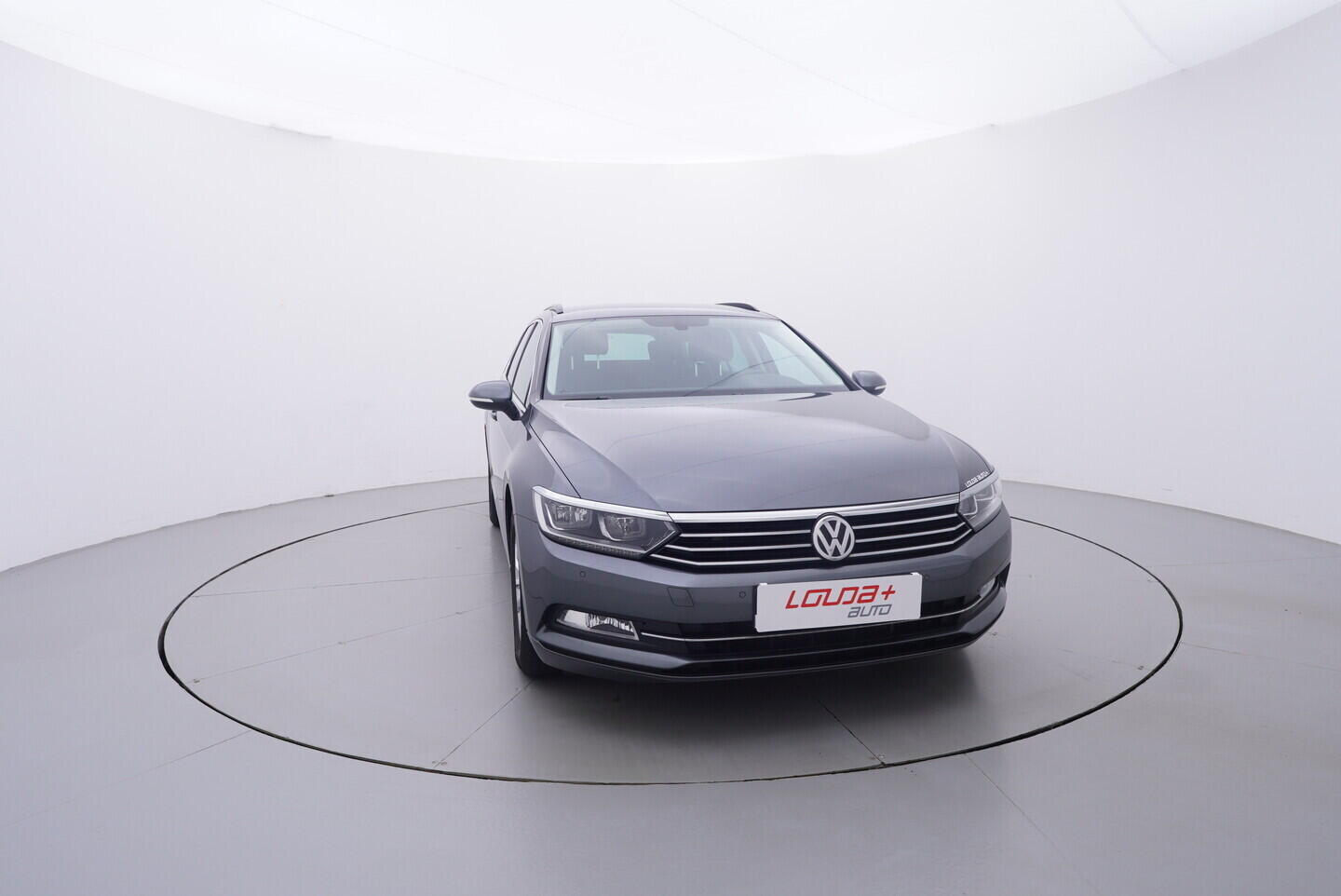 OV190V10728_17.webp_PASSAT Comfortline 2.0 TDI 110 kW automat