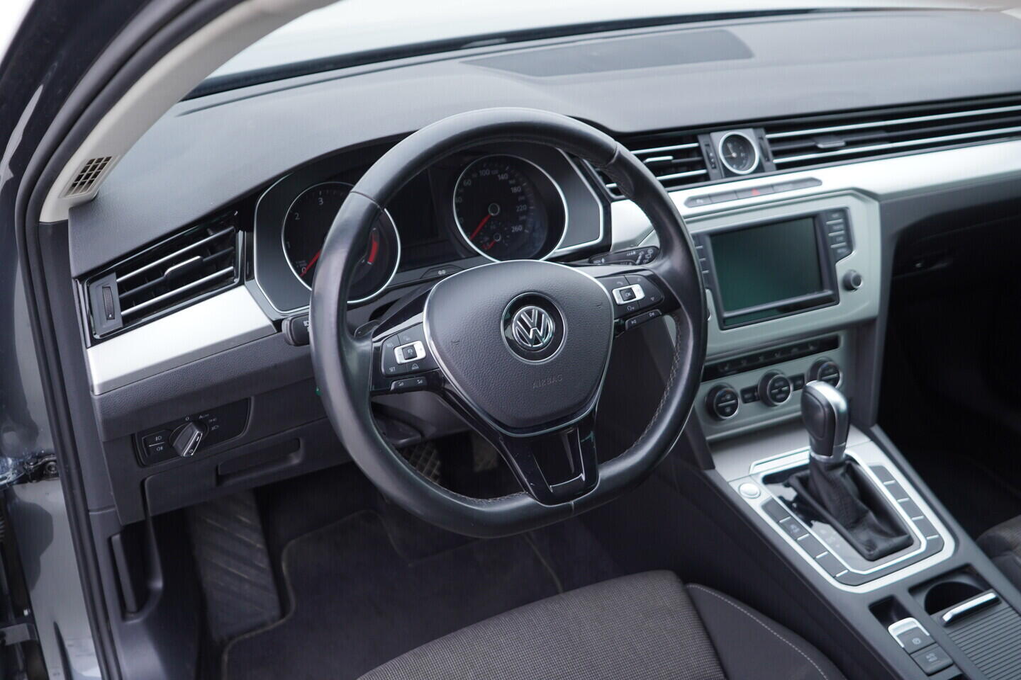 OV190V10728_23.webp_PASSAT Comfortline 2.0 TDI 110 kW automat