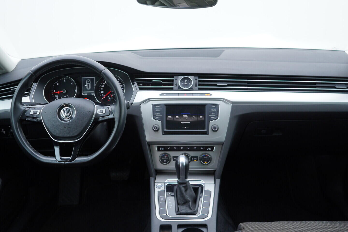 OV190V10728_27.webp_PASSAT Comfortline 2.0 TDI 110 kW automat