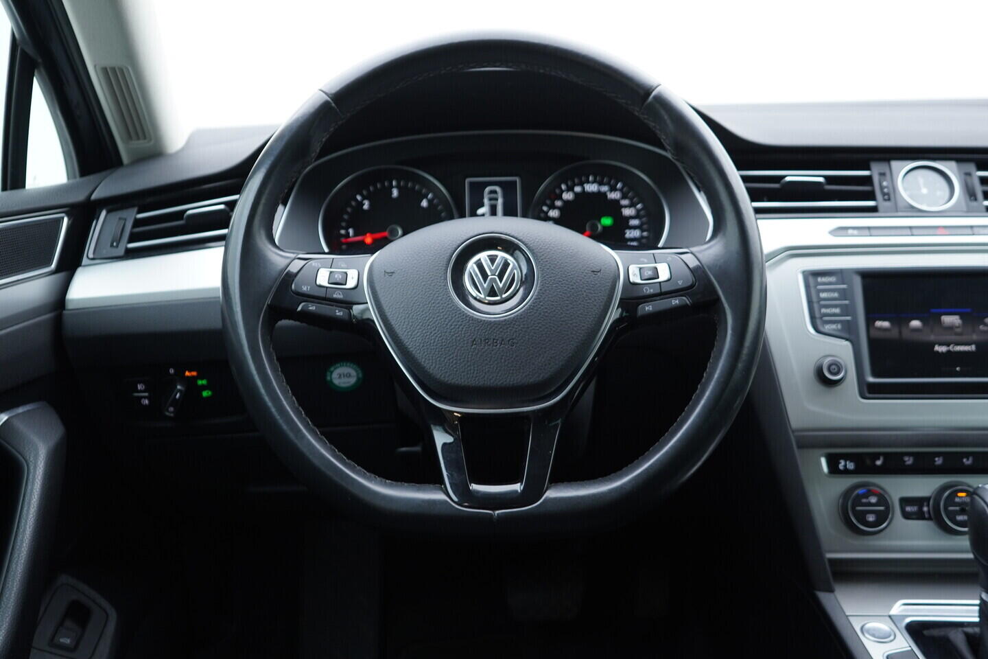 OV190V10728_28.webp_PASSAT Comfortline 2.0 TDI 110 kW automat