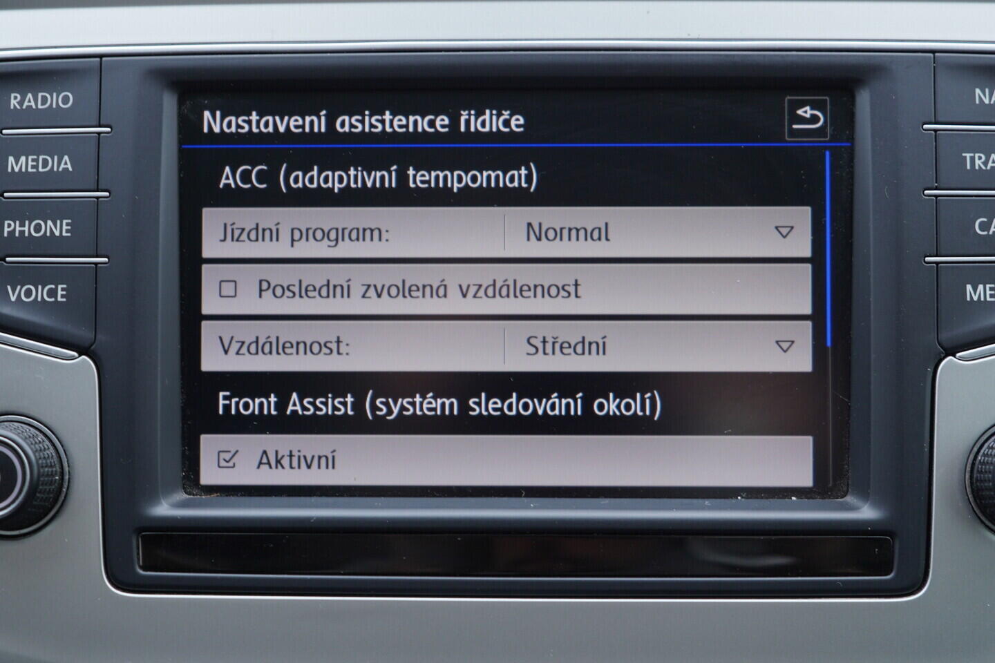 OV190V10728_30.webp_PASSAT Comfortline 2.0 TDI 110 kW automat