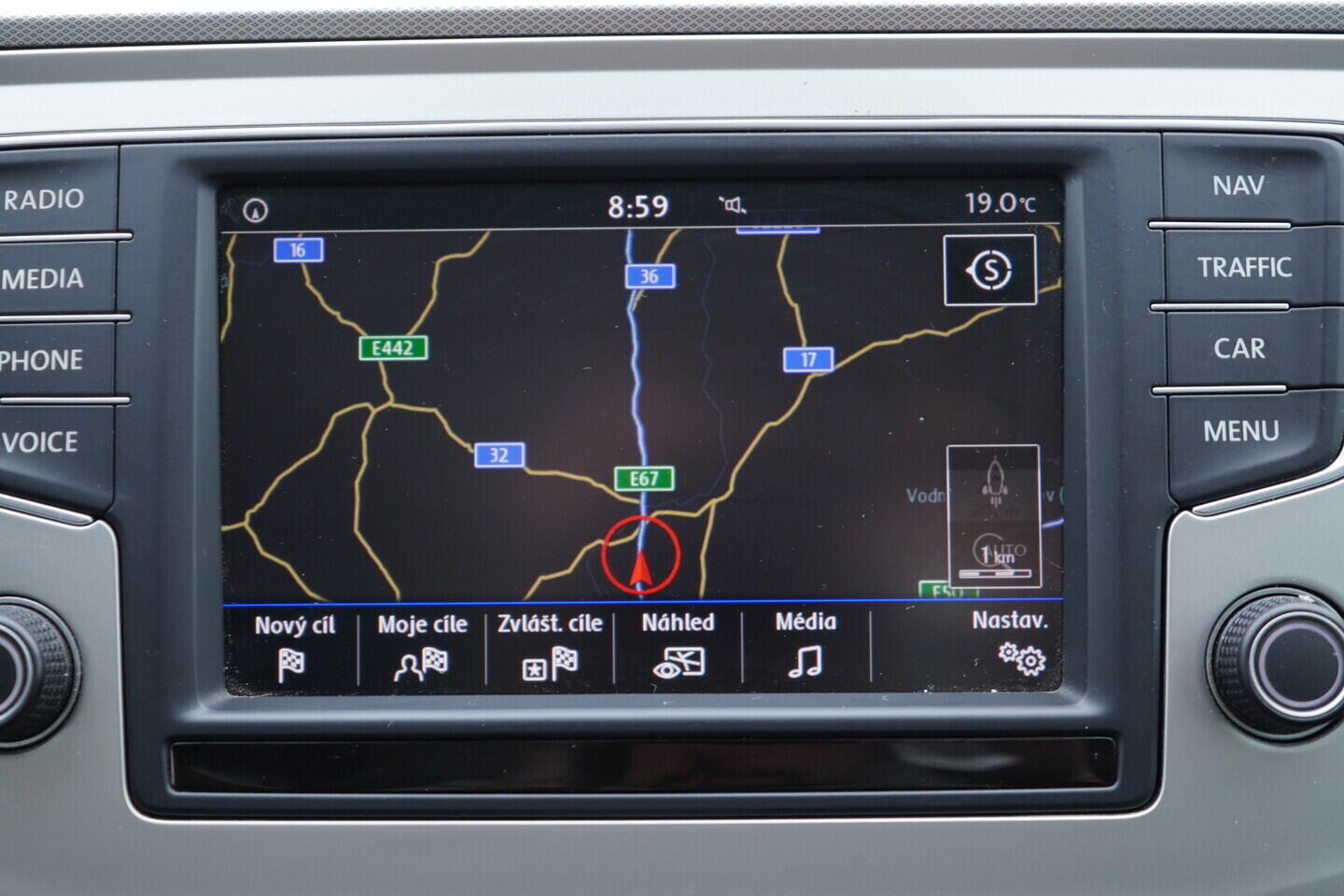 OV190V10728_33.webp_PASSAT Comfortline 2.0 TDI 110 kW automat