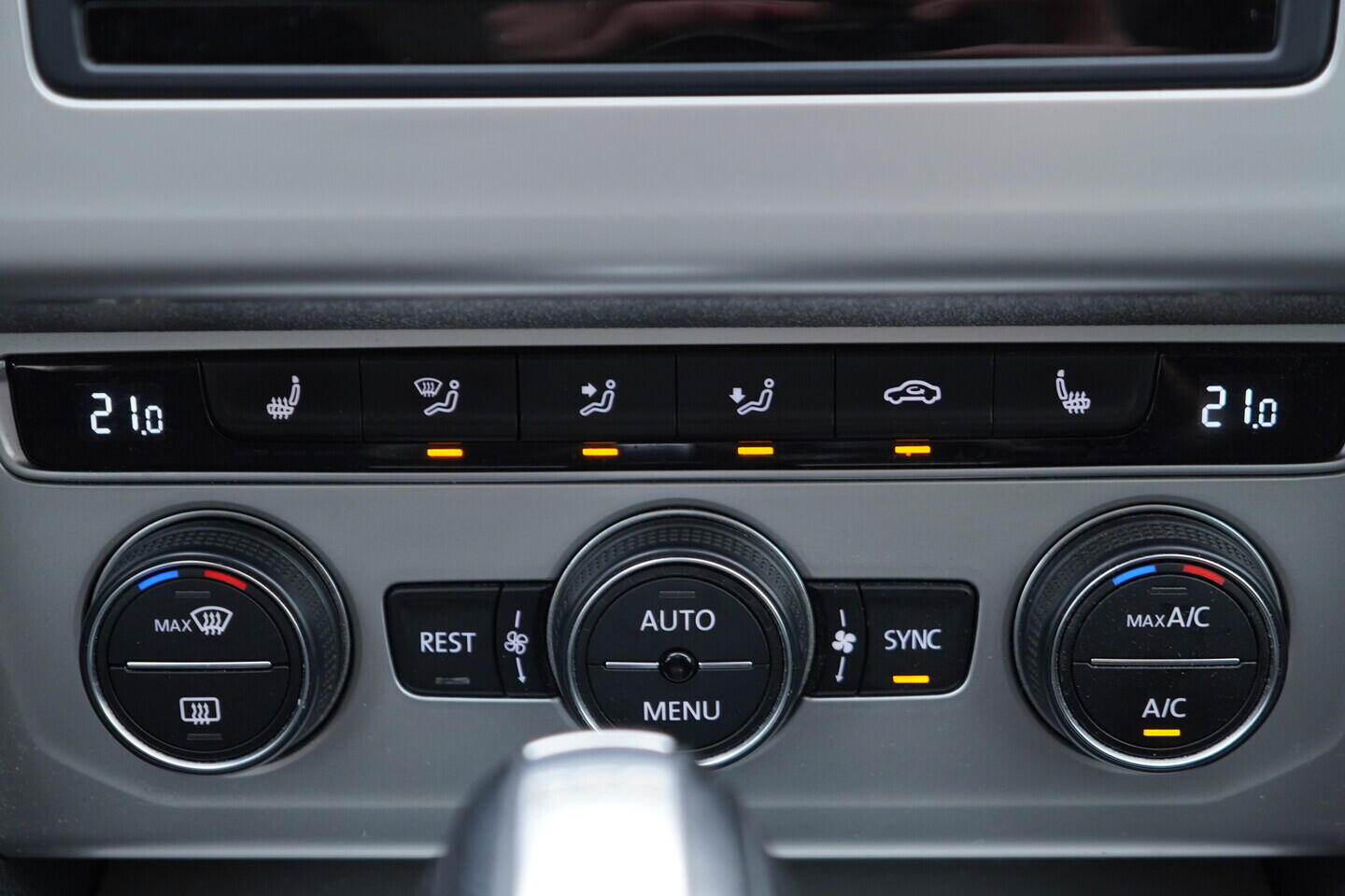 OV190V10728_34.webp_PASSAT Comfortline 2.0 TDI 110 kW automat