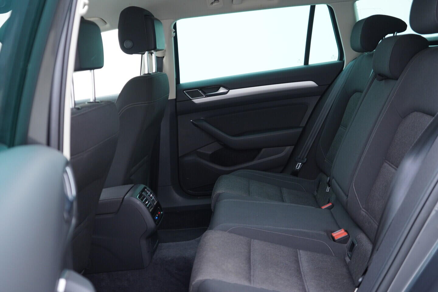 OV190V10728_38.webp_PASSAT Comfortline 2.0 TDI 110 kW automat