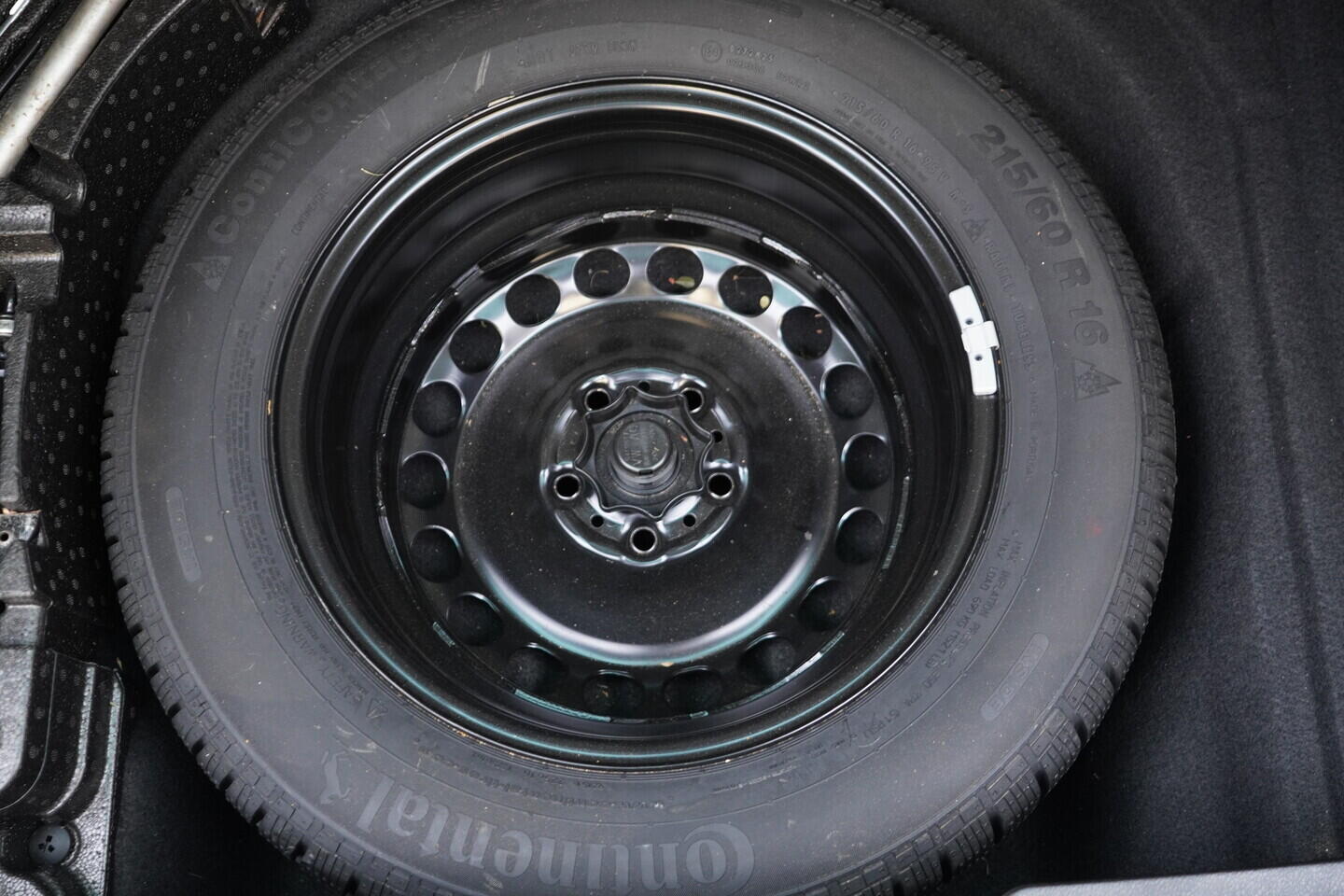 OV190V10728_41.webp_PASSAT Comfortline 2.0 TDI 110 kW automat