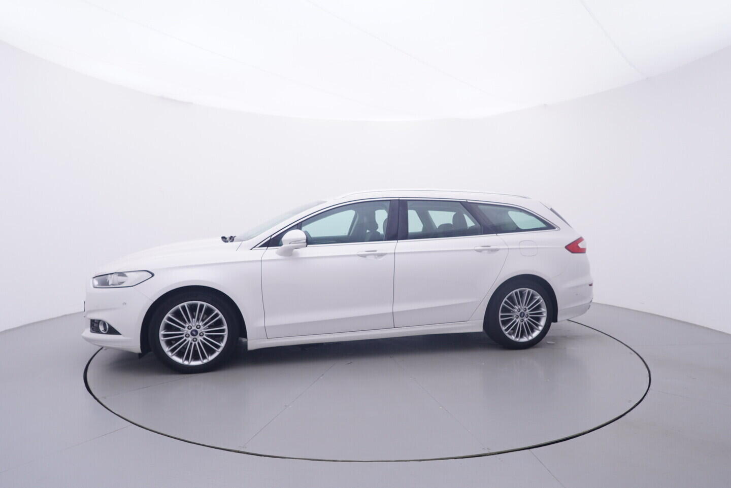 OV190V10729_11.webp_MONDEO Titanium 2.0  132 kW manuál