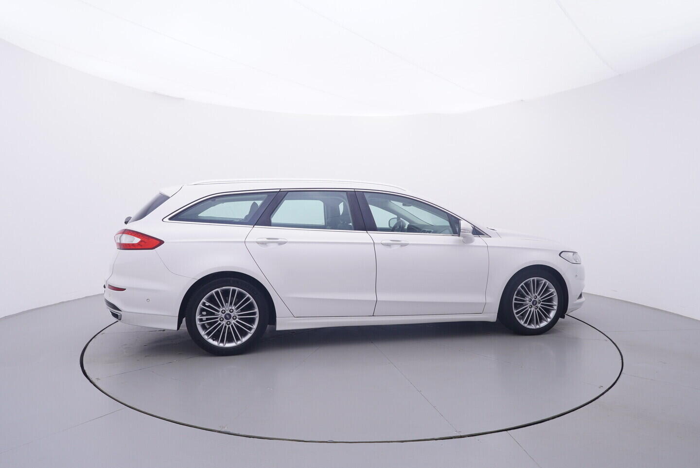 OV190V10729_15.webp_MONDEO Titanium 2.0  132 kW manuál