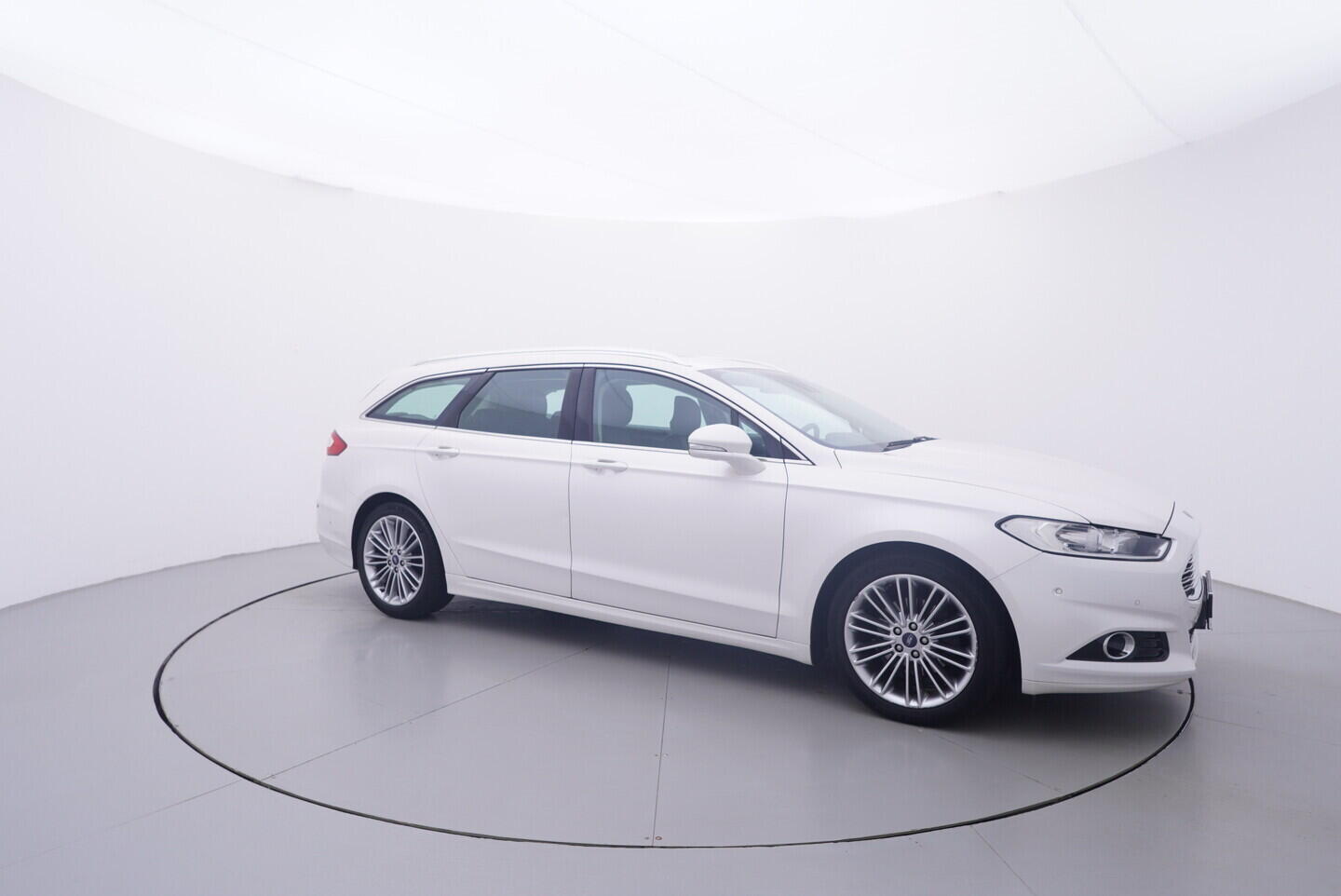 OV190V10729_16.webp_MONDEO Titanium 2.0  132 kW manuál