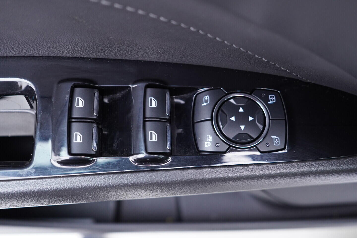 OV190V10729_20.webp_MONDEO Titanium 2.0  132 kW manuál