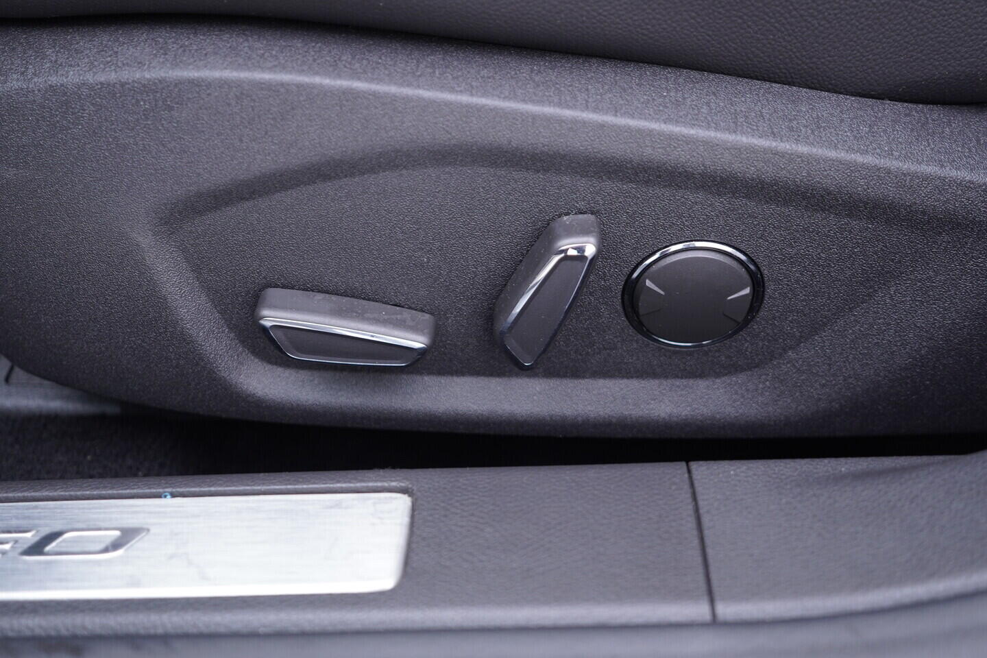 OV190V10729_22.webp_MONDEO Titanium 2.0  132 kW manuál
