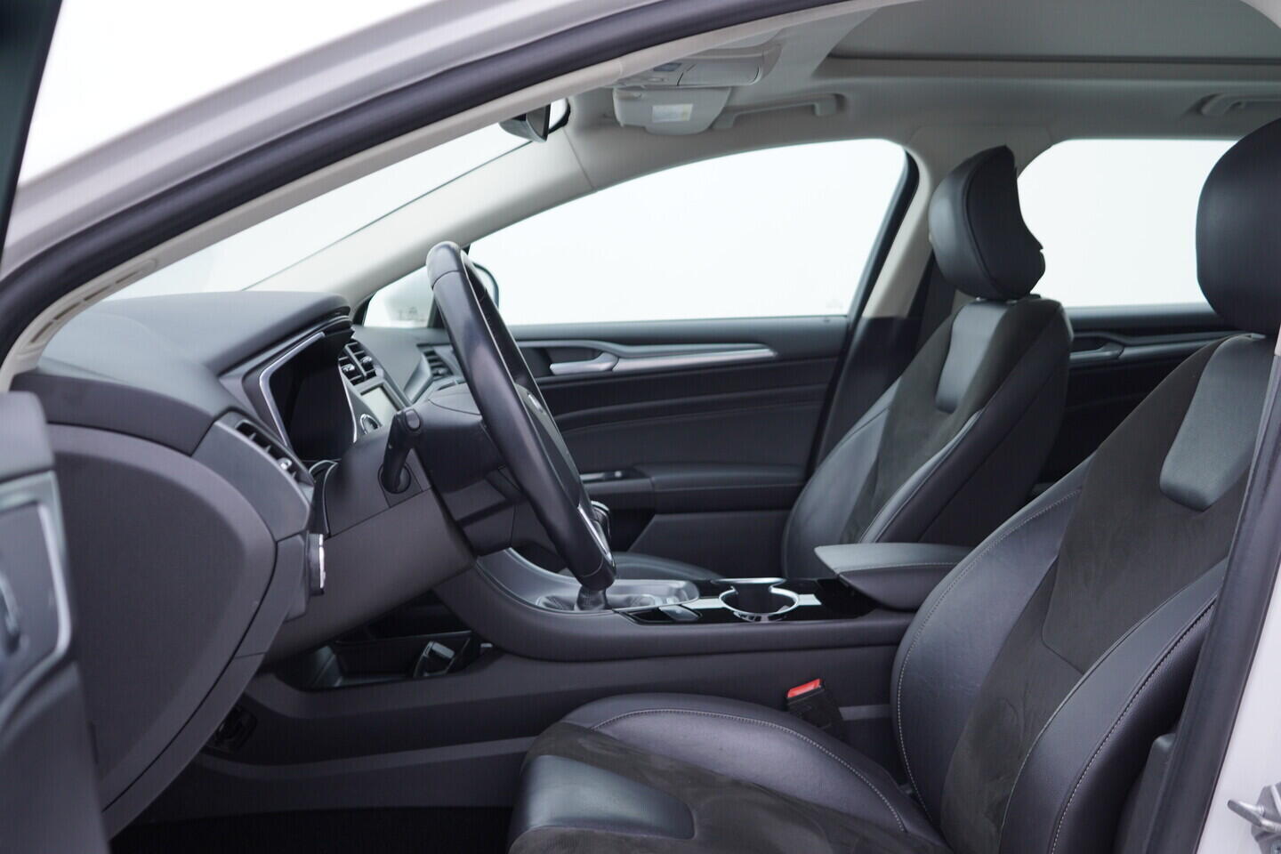 OV190V10729_24.webp_MONDEO Titanium 2.0  132 kW manuál