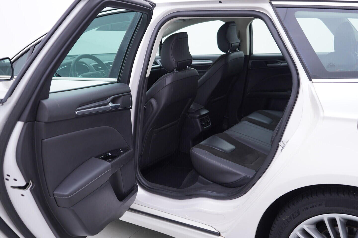 OV190V10729_35.webp_MONDEO Titanium 2.0  132 kW manuál
