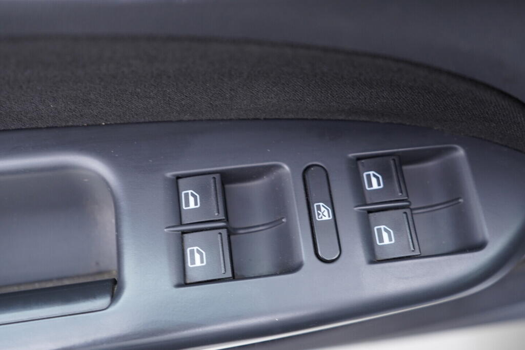 OV190V10731_20.webp_TOURAN  2.0 TDI 103 kW automat