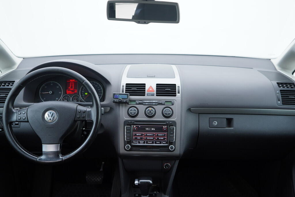 OV190V10731_26.webp_TOURAN  2.0 TDI 103 kW automat