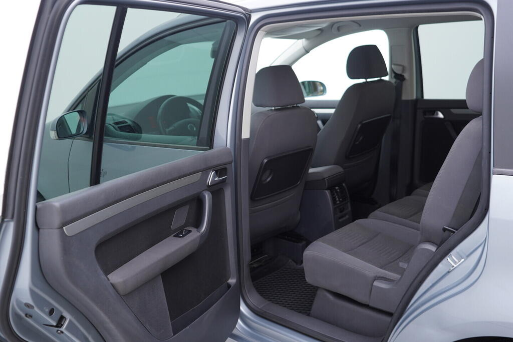 OV190V10731_33.webp_TOURAN  2.0 TDI 103 kW automat