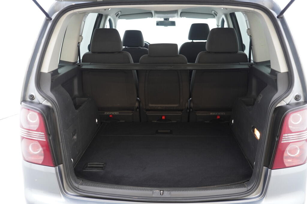 OV190V10731_36.webp_TOURAN  2.0 TDI 103 kW automat