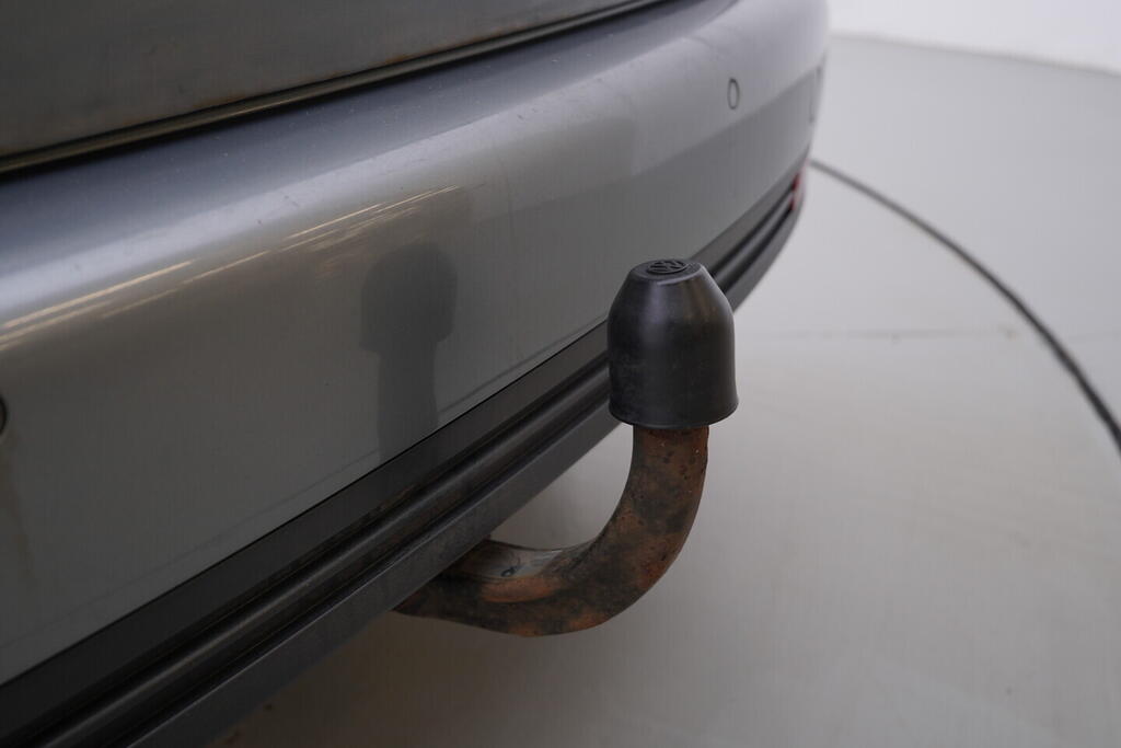 OV190V10731_39.webp_TOURAN  2.0 TDI 103 kW automat