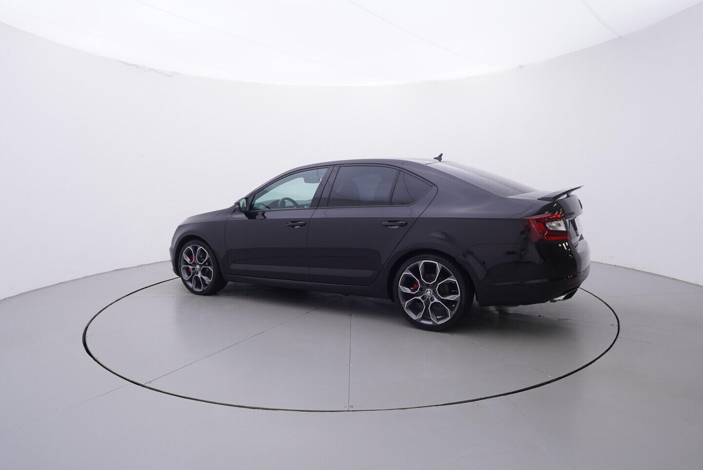 OV190V10733_12.webp_OCTAVIA  2.0 TSI 169 kW manuál