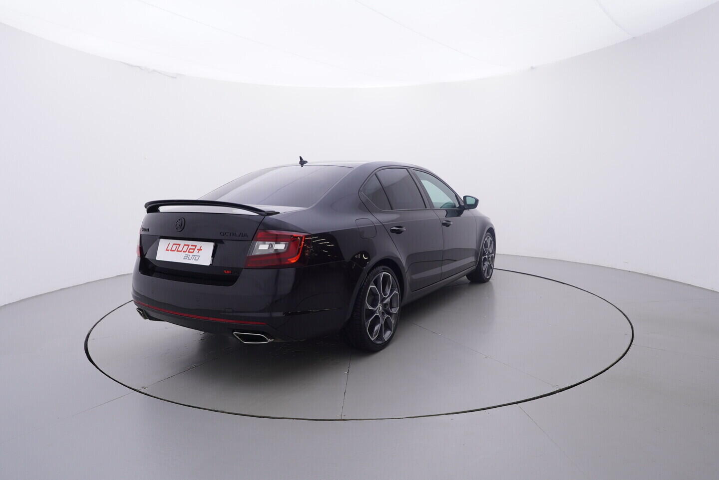 OV190V10733_14.webp_OCTAVIA  2.0 TSI 169 kW manuál