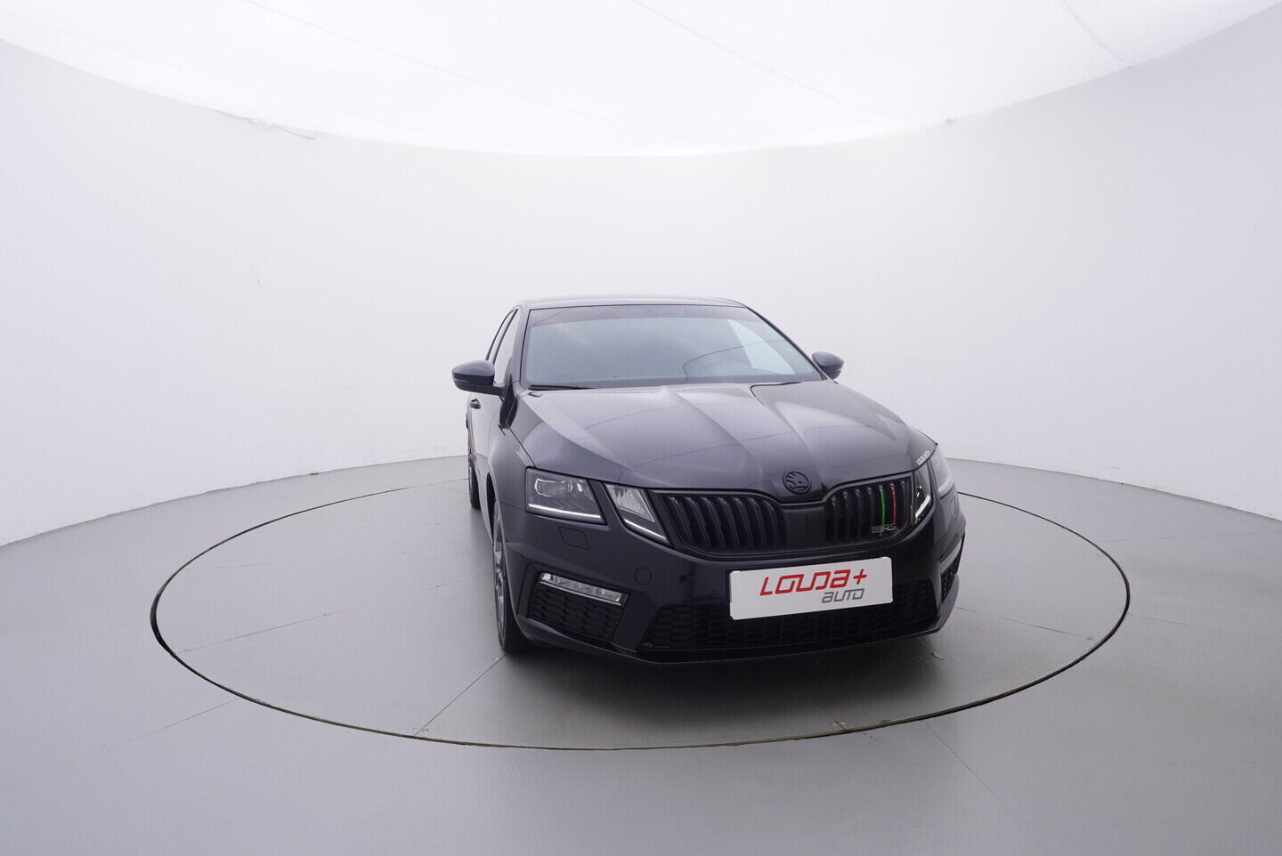 OV190V10733_17.webp_OCTAVIA  2.0 TSI 169 kW manuál