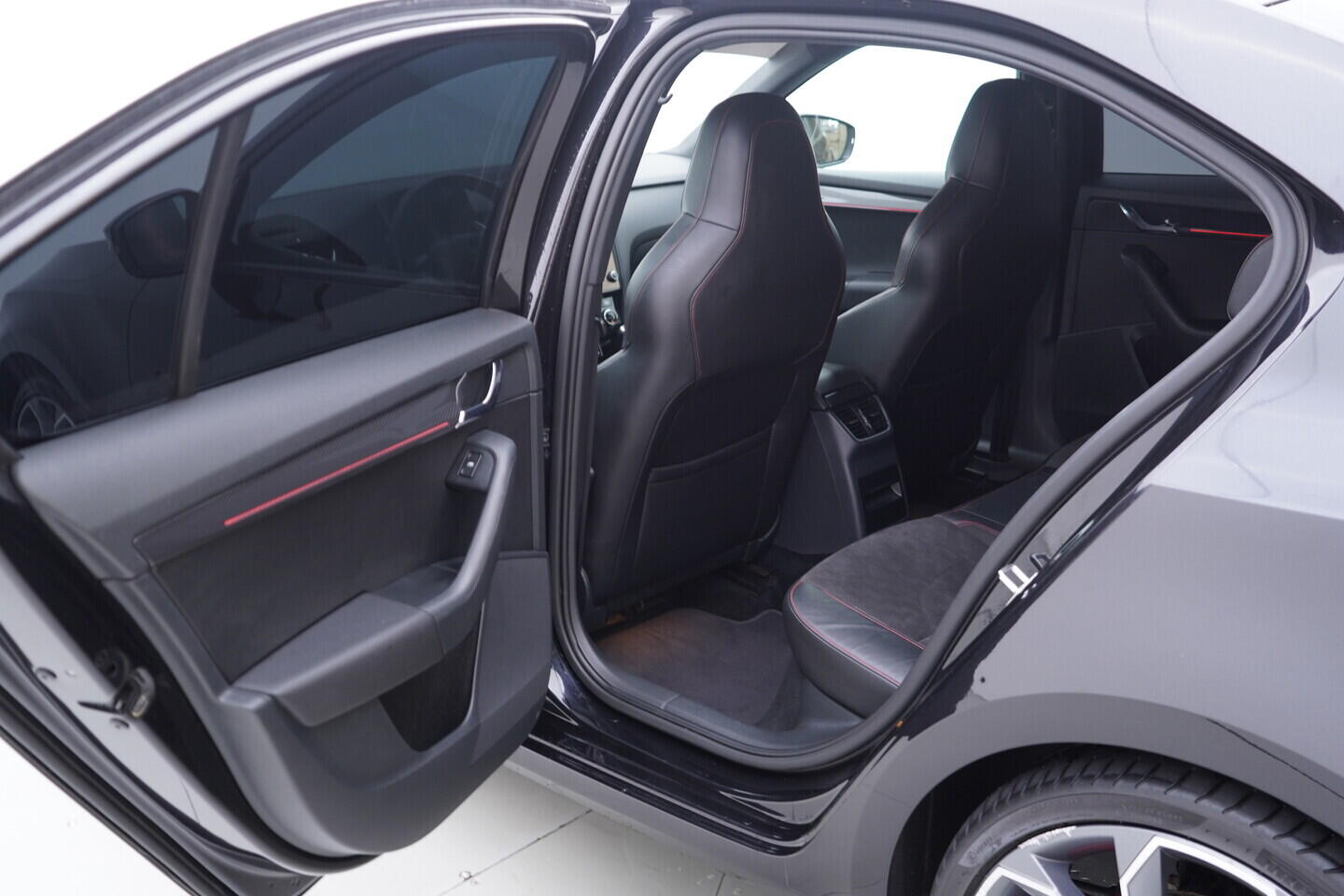 OV190V10733_37.webp_OCTAVIA  2.0 TSI 169 kW manuál