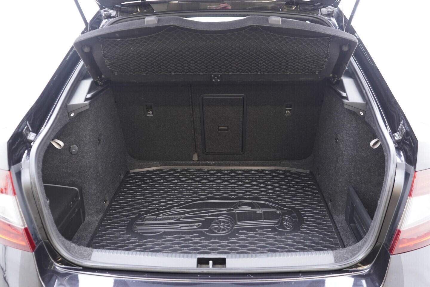 OV190V10733_40.webp_OCTAVIA  2.0 TSI 169 kW manuál