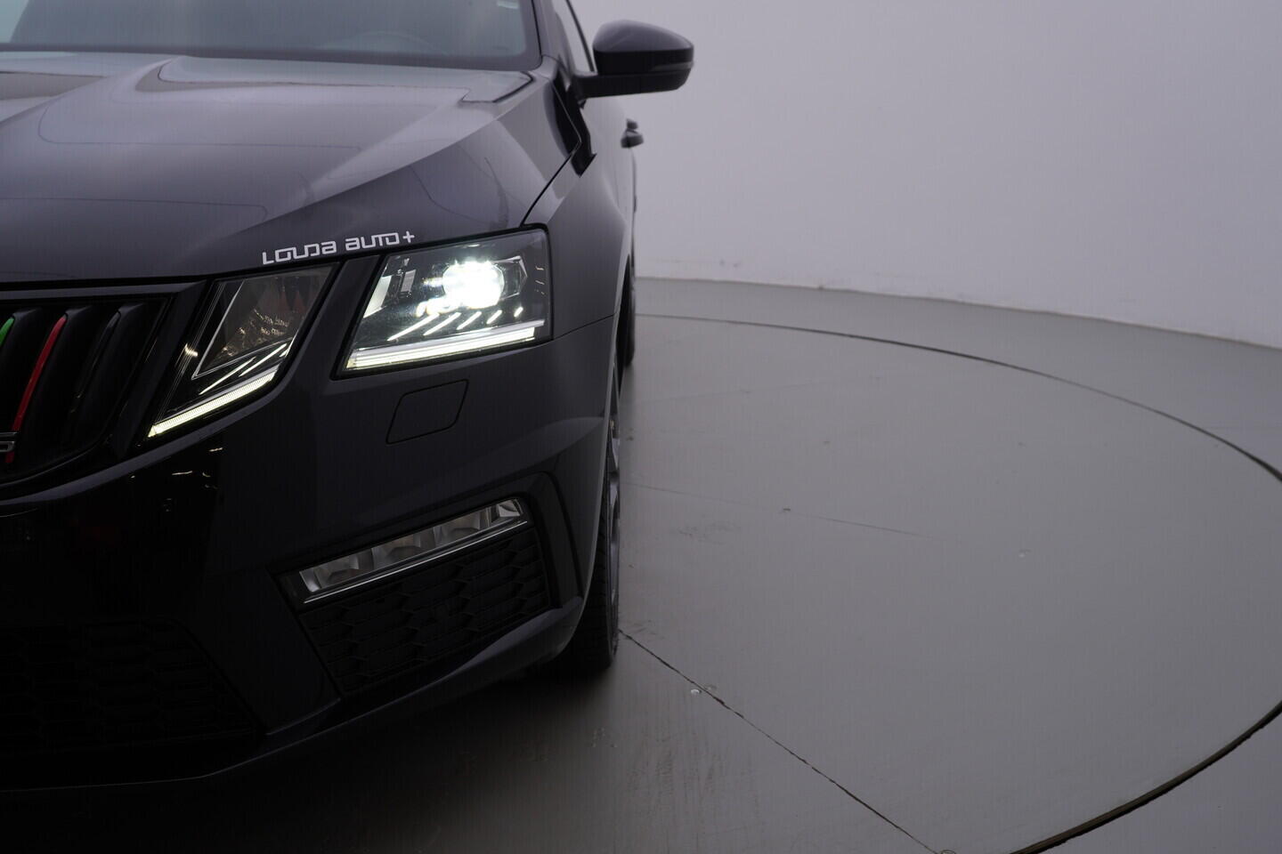 OV190V10733_44.webp_OCTAVIA  2.0 TSI 169 kW manuál