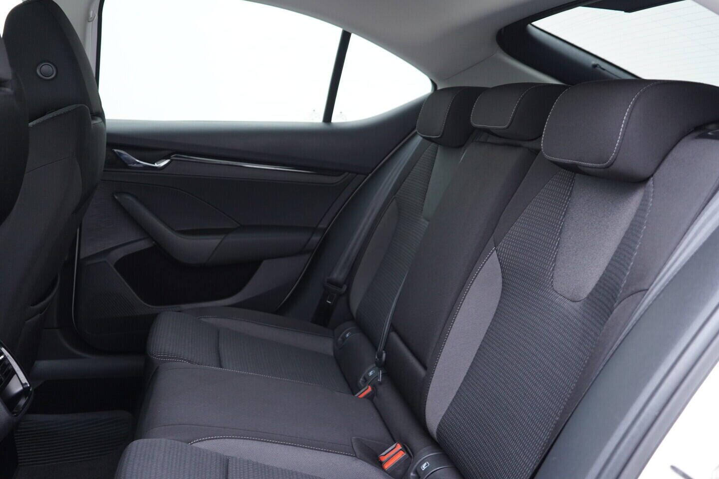 OV190V10741_35.webp_OCTAVIA Ambition 2.0 TDI 85 kW manuál, DPH