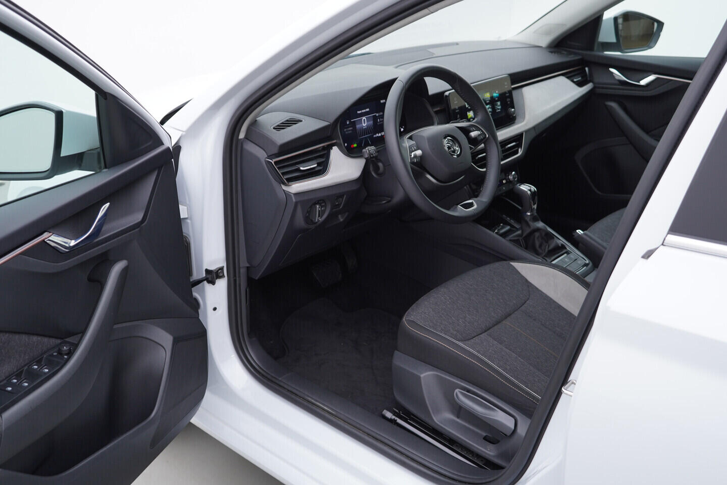 OV190V10742_18.webp_SCALA Top Selection 1.0 TSI 85 kW automat, DPH