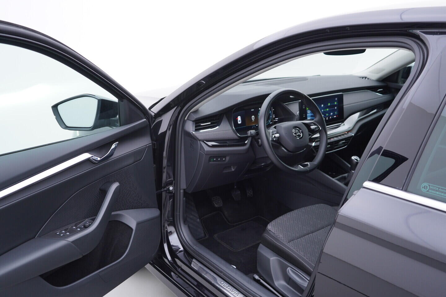 OV190V10743_18.webp_OCTAVIA Style 1.5 TSI 110 kW manuál, DPH