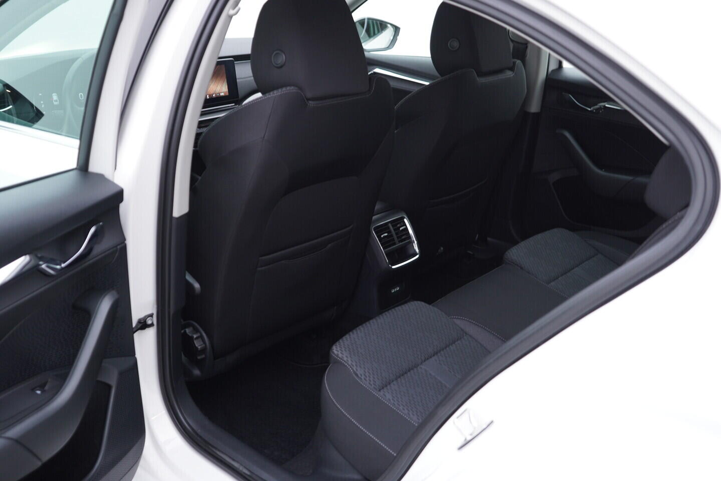 OV190V10744_34.webp_OCTAVIA Style 2.0 TDI 85 kW manuál, DPH