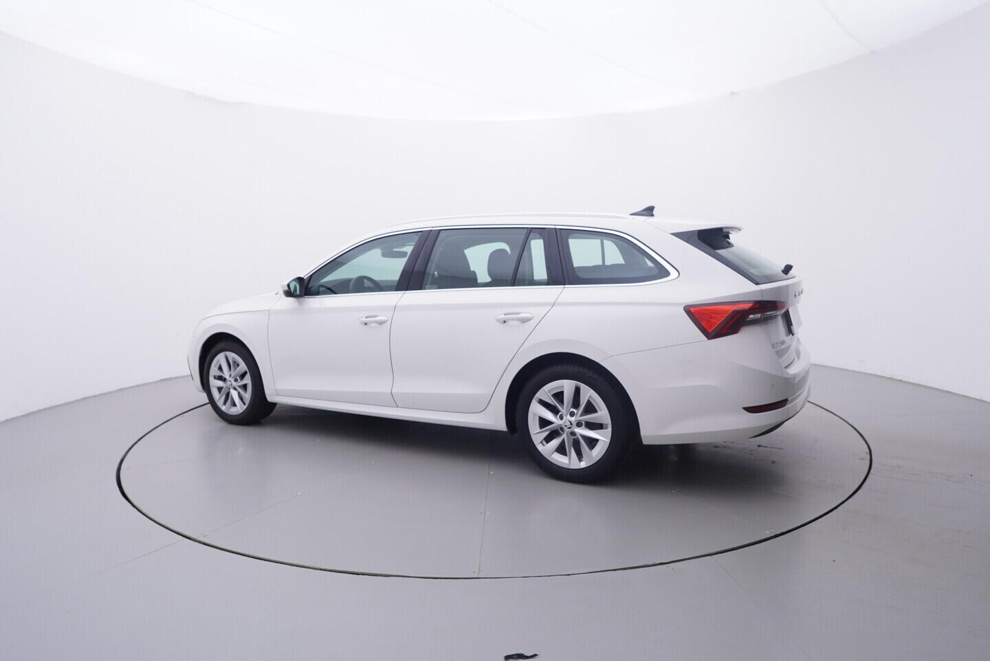 OV190V10745_16.webp_OCTAVIA Style 1.5 TSI 110 kW manuál, DPH