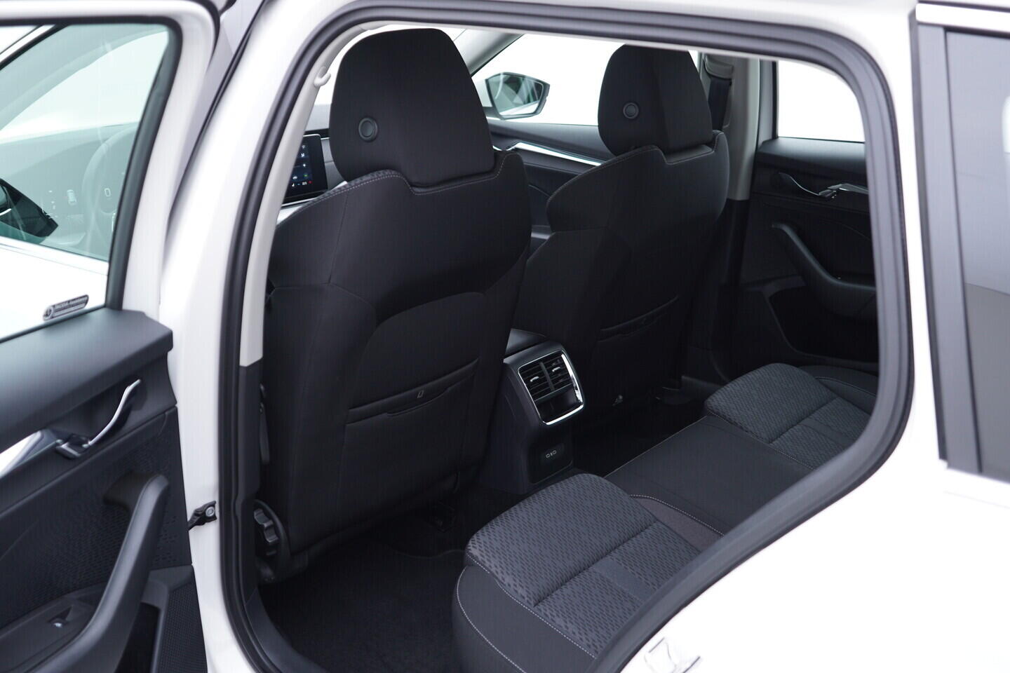 OV190V10745_37.webp_OCTAVIA Style 1.5 TSI 110 kW manuál, DPH