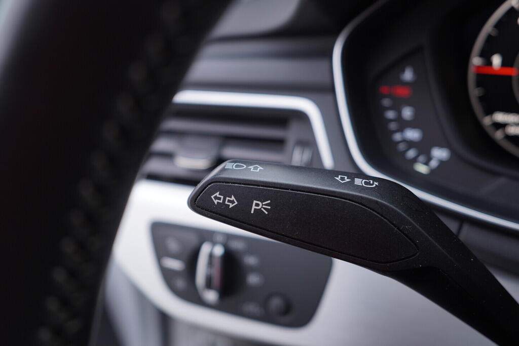 OV190V10747_25.webp_A4 AVANT  2.0 TDI 110 kW automat, DPH